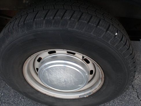 Used 2000 Ford E-150 and Econoline 150 image 13