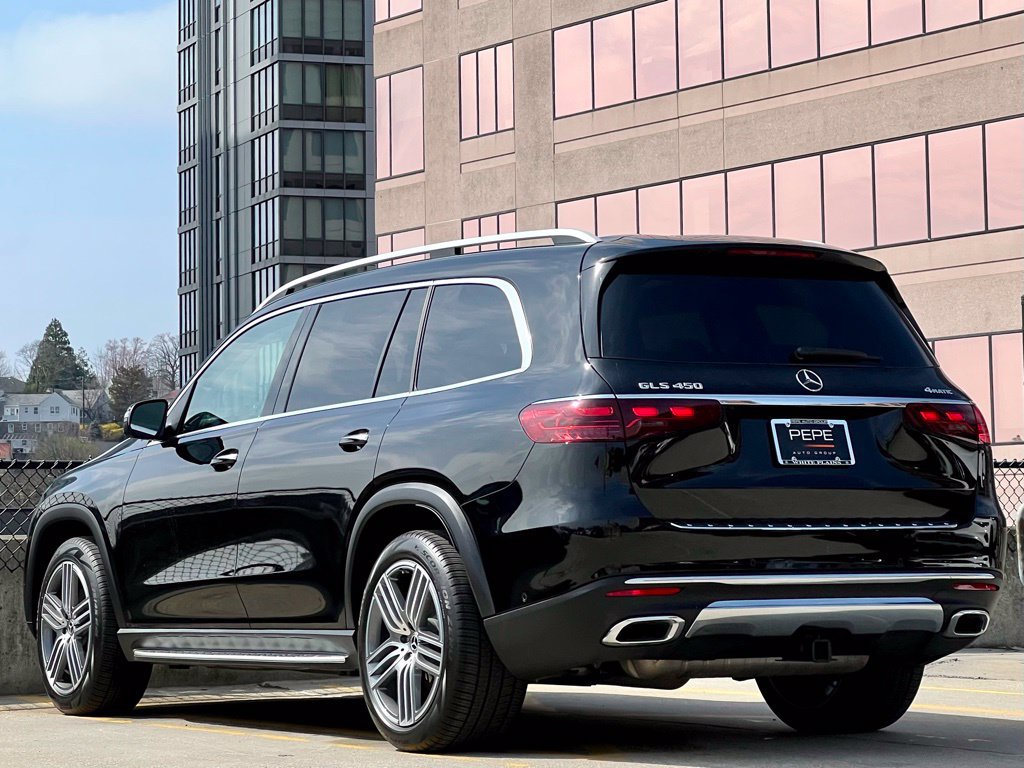 Used 2026 Mercedes-Benz GLS 450 4MATIC image 6