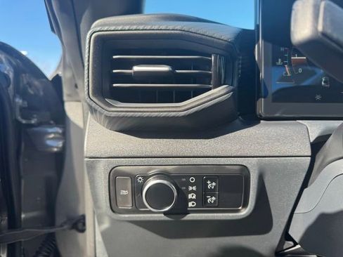 Used 2024 Ford Mustang Coupe image 17