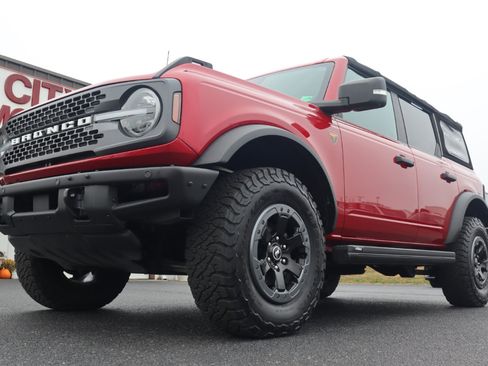 Used 2021 Ford Bronco Badlands image 14
