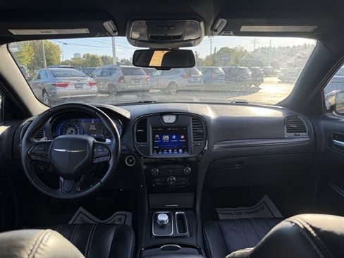 Used 2016 Chrysler 300 S image 42