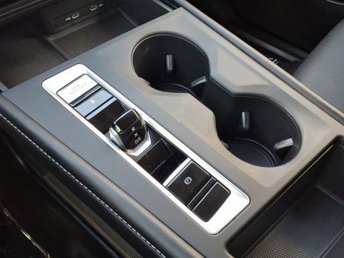 Used 2024 Volkswagen Atlas SE image 27