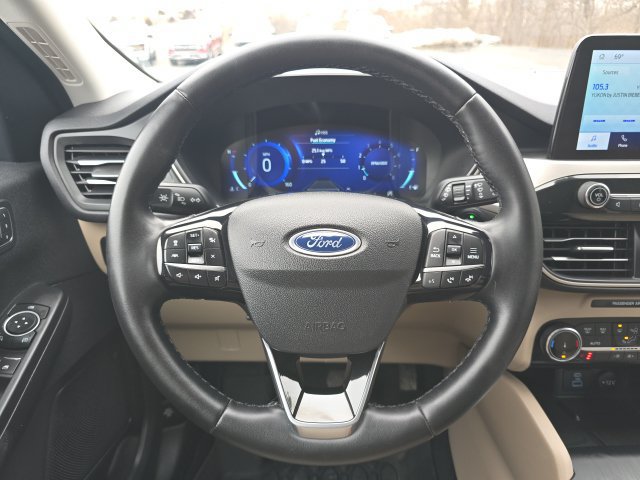 Used 2022 Ford Escape SEL w/ Technology Package AWD/4WD image 6