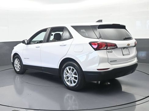 Used 2023 Chevrolet Equinox LS FWD image 4