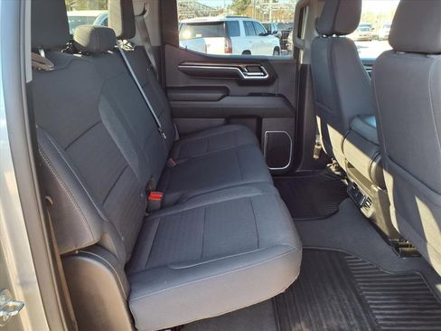 Used 2024 GMC Sierra 1500 SLE image 15
