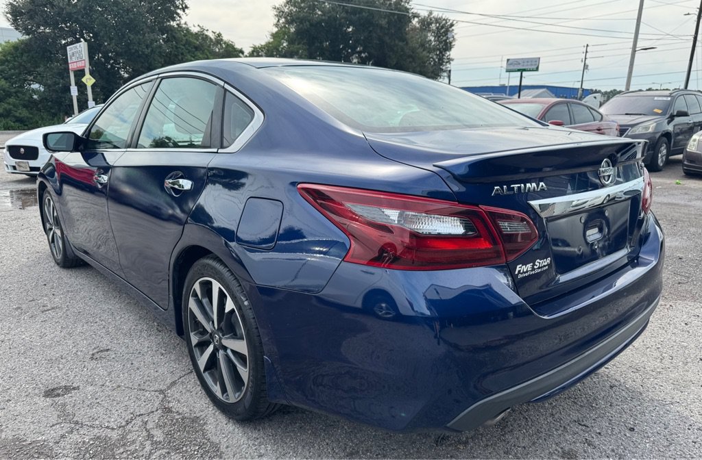 Used 2017 Nissan Altima 2.5 SR FWD image 6
