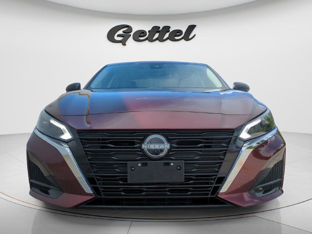Certified 2025 Nissan Altima 2.5 SV FWD image 2