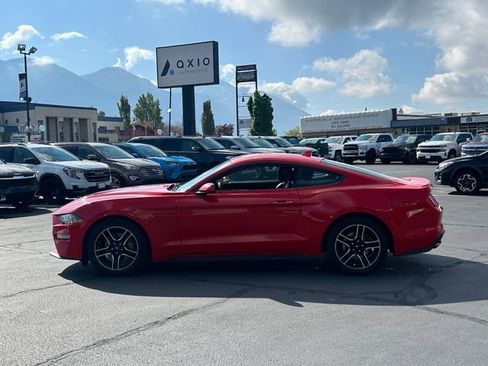Used 2022 Ford Mustang Premium RWD image 7