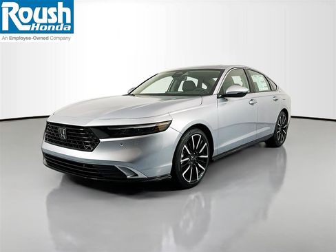 New 2025 Honda Accord Touring image 1