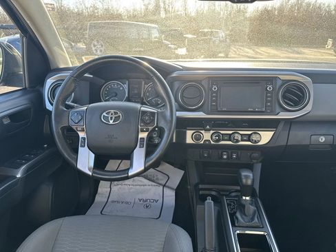 Used 2018 Toyota Tacoma SR5 image 11