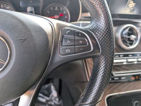 Used 2019 Mercedes-Benz GLC 300 4MATIC image 26