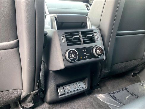 Used 2025 Land Rover Discovery S AWD/4WD image 34