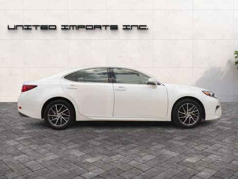 Used 2016 Lexus ES 350 w/ Luxury Package w/Wood Trim FWD image 6