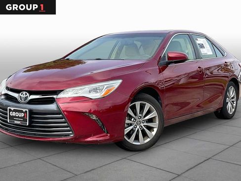 Used 2015 Toyota Camry XLE FWD image 1