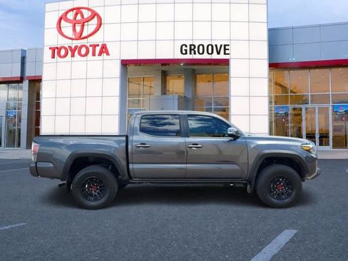 Used 2021 Toyota Tacoma TRD Off-Road w/ Technology Package AWD/4WD image 7