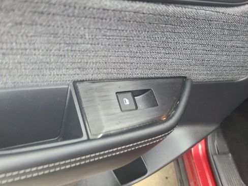 Used 2023 Nissan Rogue SV image 15