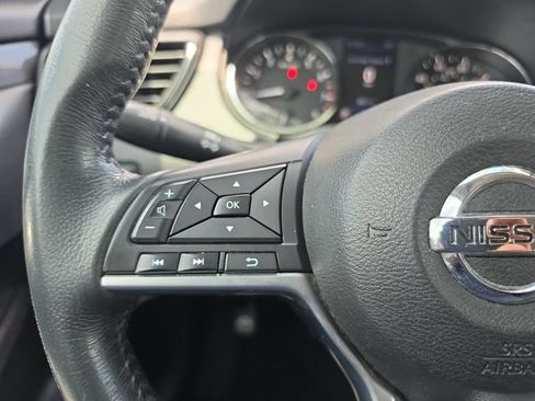 Used 2018 Nissan Rogue SV FWD image 21