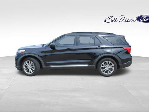 Used 2022 Ford Explorer XLT w/ Equipment Group 202A RWD image 8