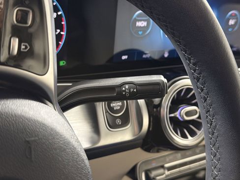 Used 2021 Mercedes-Benz GLB 250 4MATIC image 21