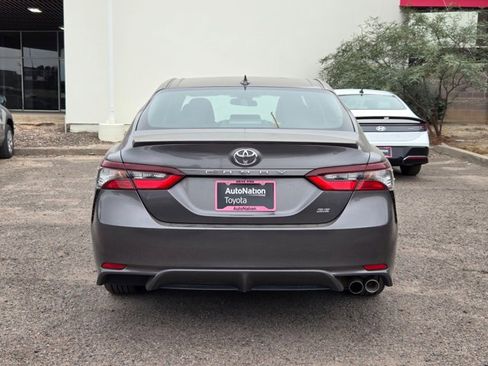 Used 2021 Toyota Camry SE image 6