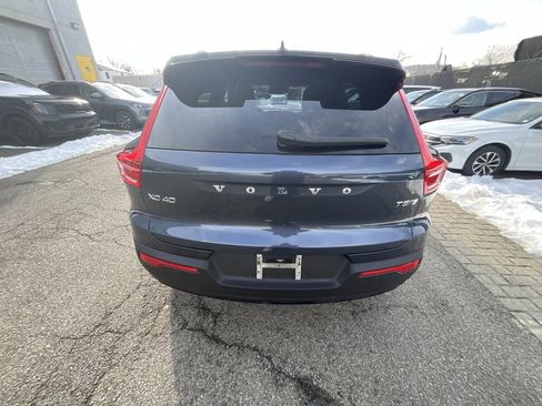 Used 2022 Volvo XC40 T5 R-Design w/ Advanced Package image 3