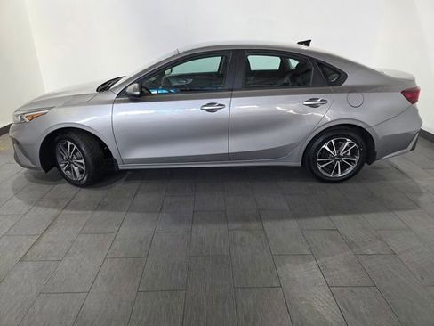 Used 2023 Kia Forte LXS FWD image 2
