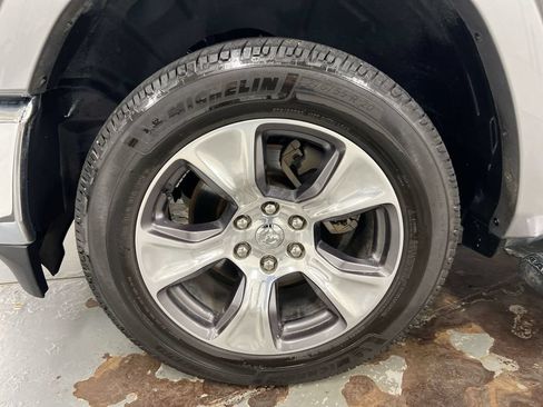 Used 2020 RAM 1500 Laramie AWD/4WD image 27
