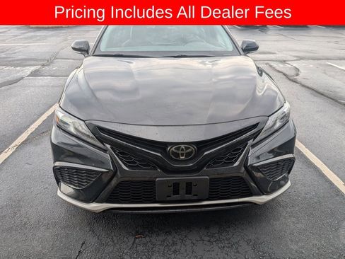 Used 2023 Toyota Camry XSE FWD image 3
