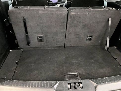 Used 2022 Ford Explorer XLT w/ Equipment Group 202A image 35