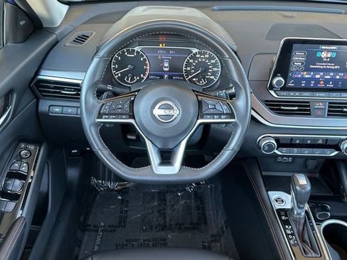 Used 2025 Nissan Altima 2.5 SR FWD image 18