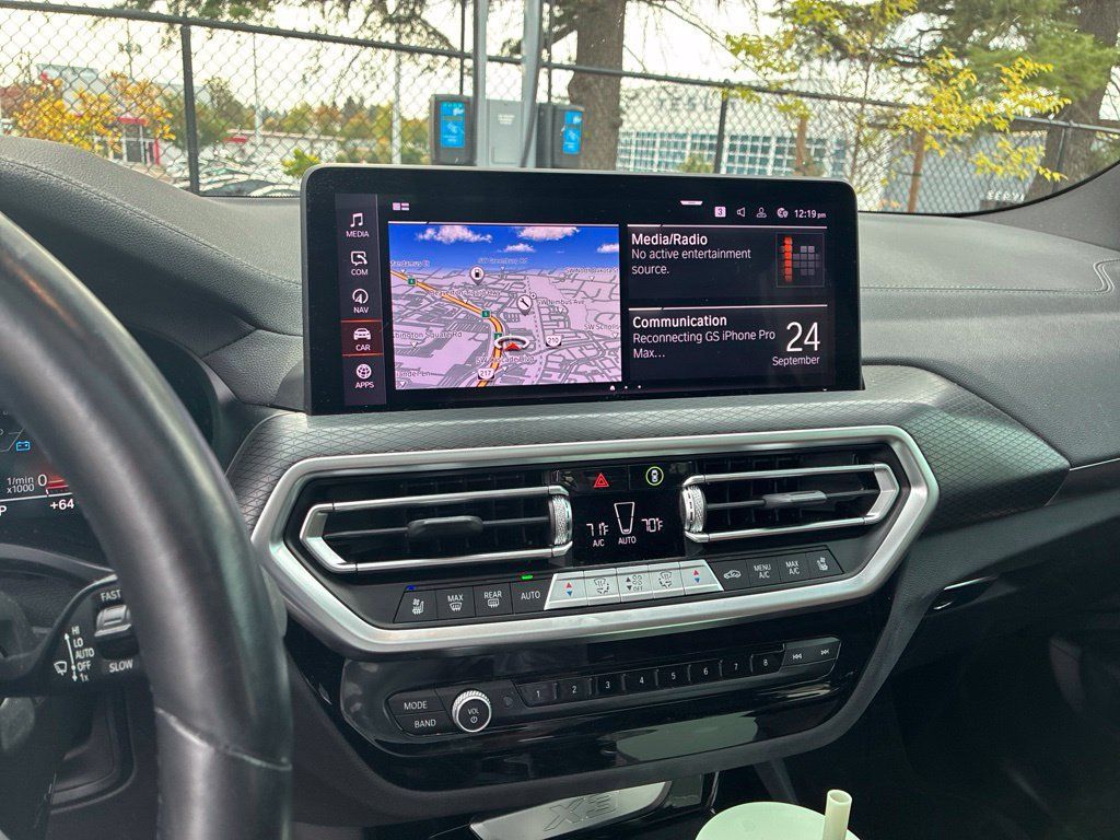 Used 2024 BMW X3 xDrive30i w/ Premium Package AWD/4WD image 3