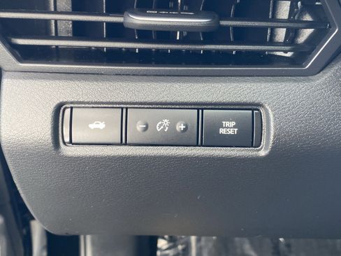 Used 2025 Nissan Altima 2.5 SR image 29