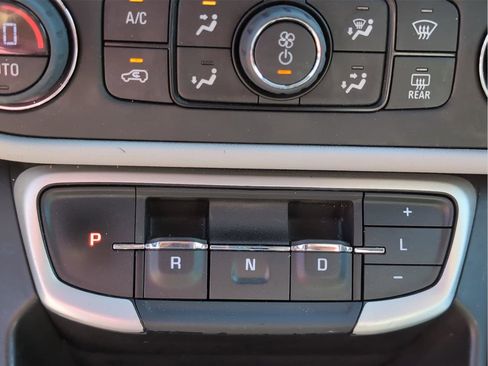 Used 2022 GMC Terrain SLE w/ Driver Convenience Package FWD image 21