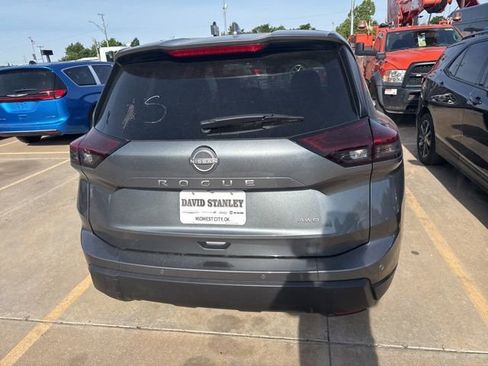 Used 2026 Nissan Rogue SV AWD/4WD image 5