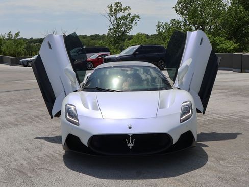 Used 2022 Maserati MC20 Coupe RWD image 9