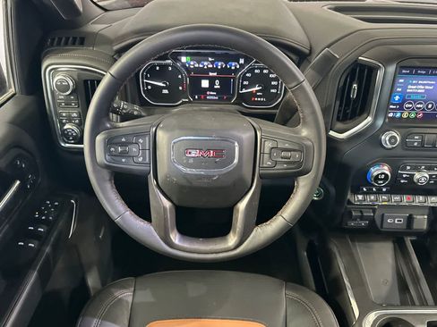 Used 2022 GMC Sierra 2500 AT4 w/ AT4 Premium Plus Package AWD/4WD image 16