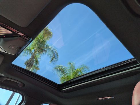 Used 2023 BMW 330i Sedan w/ Convenience Package image 27