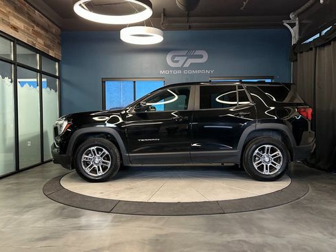 Used 2025 GMC Terrain Elevation AWD/4WD image 6