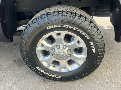 Used 2019 RAM 2500 Laramie AWD/4WD image 10