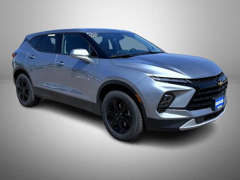 Used 2025 Chevrolet Blazer LT AWD/4WD image 3