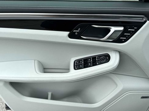 New 2025 Porsche Macan image 12