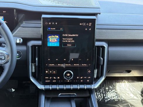 Used 2024 GMC Acadia Denali w/ Super Cruise Package image 4