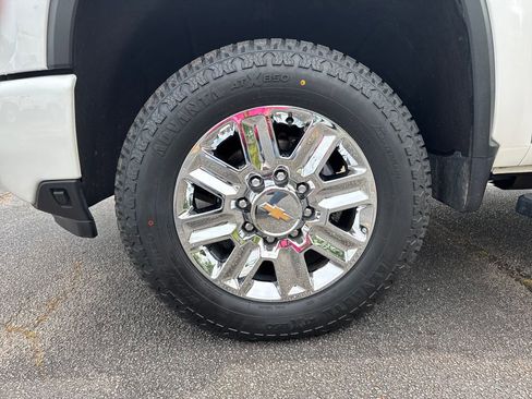 Used 2024 Chevrolet Silverado 2500 High Country w/ High Country Premium Package AWD/4WD image 22