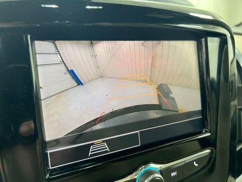 Used 2023 Chevrolet Traverse LS FWD image 15