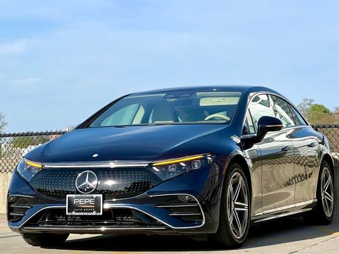 Used 2023 Mercedes-Benz EQS 450+ 4MATIC Sedan image 4