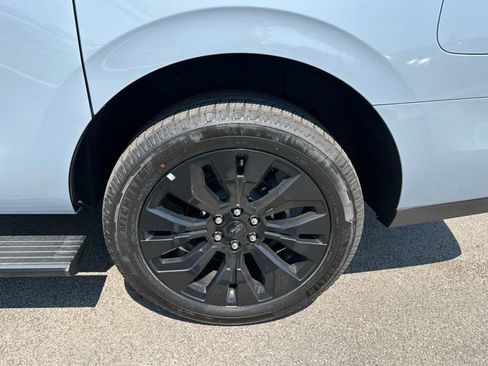 Used 2025 Ford Expedition Max Platinum w/ Stealth Appearance Package image 8