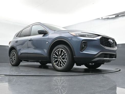 New 2026 Ford Escape SE w/ PHEV Premium Package image 24