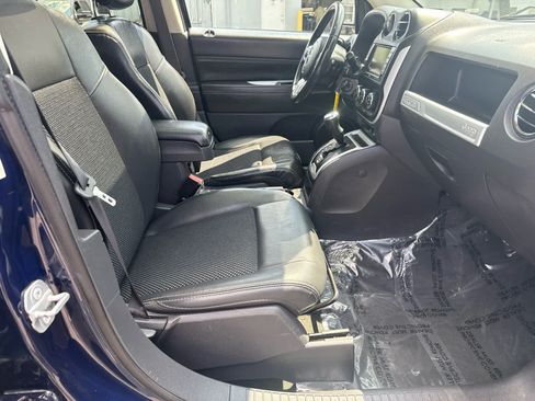 Used 2017 Jeep Compass Latitude AWD/4WD image 12