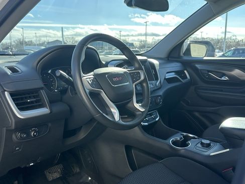 Used 2024 GMC Terrain SLE image 10