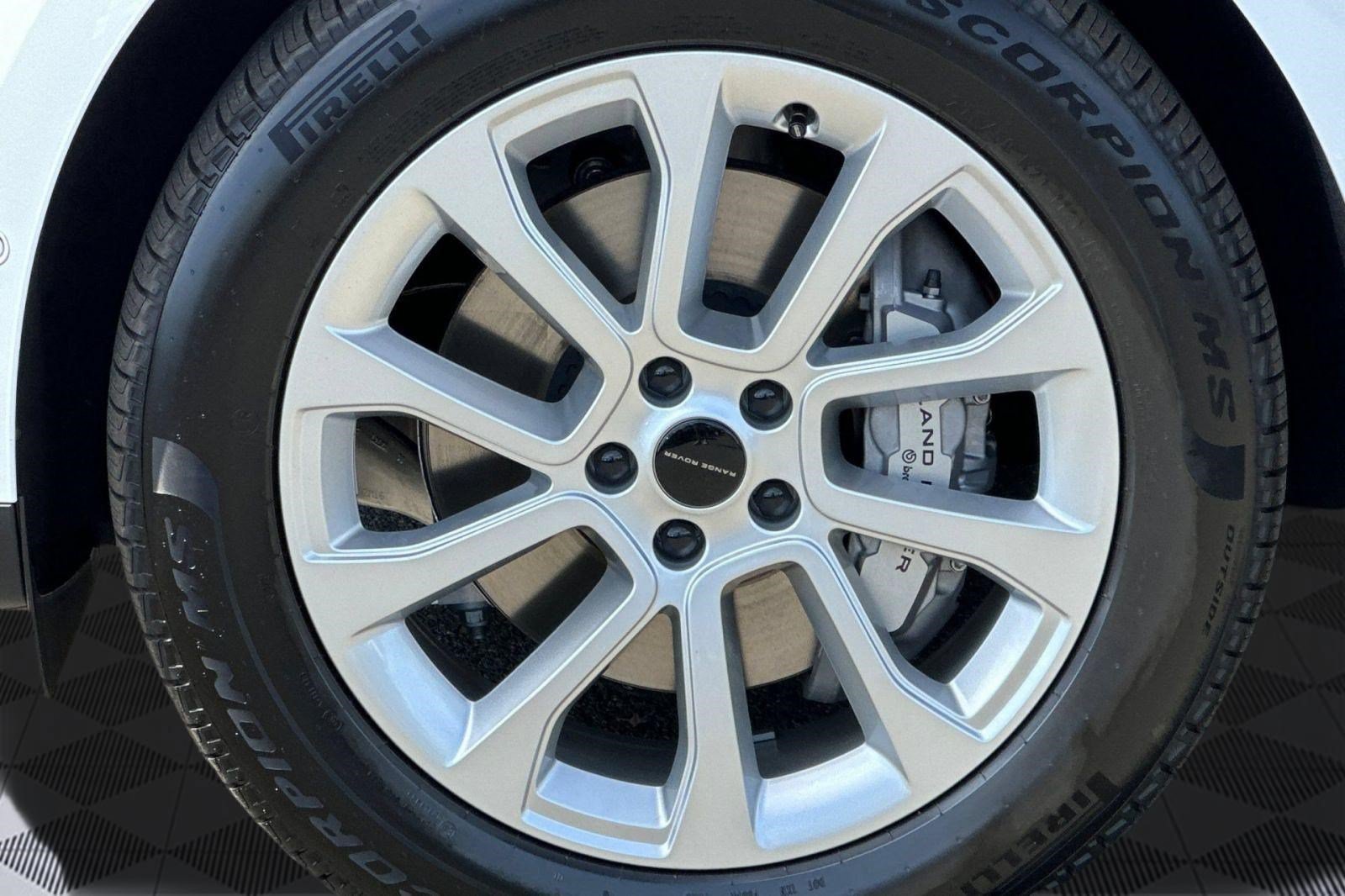 New 2027 Land Rover Range Rover Sport SE AWD/4WD image 13
